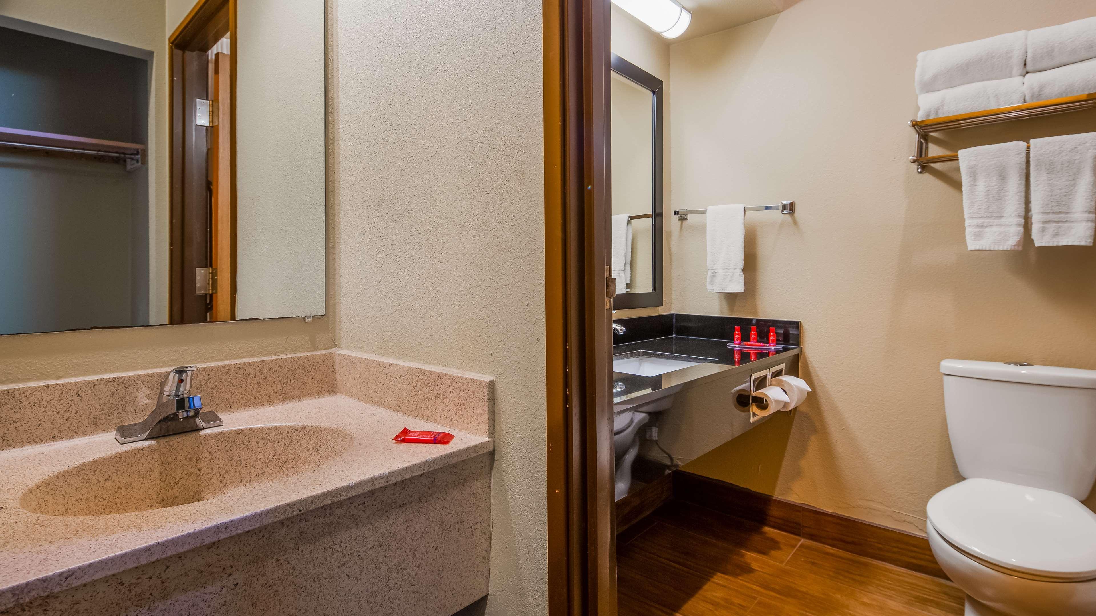 Surestay Plus Hotel By Best Western Blue Springs Zewnętrze zdjęcie