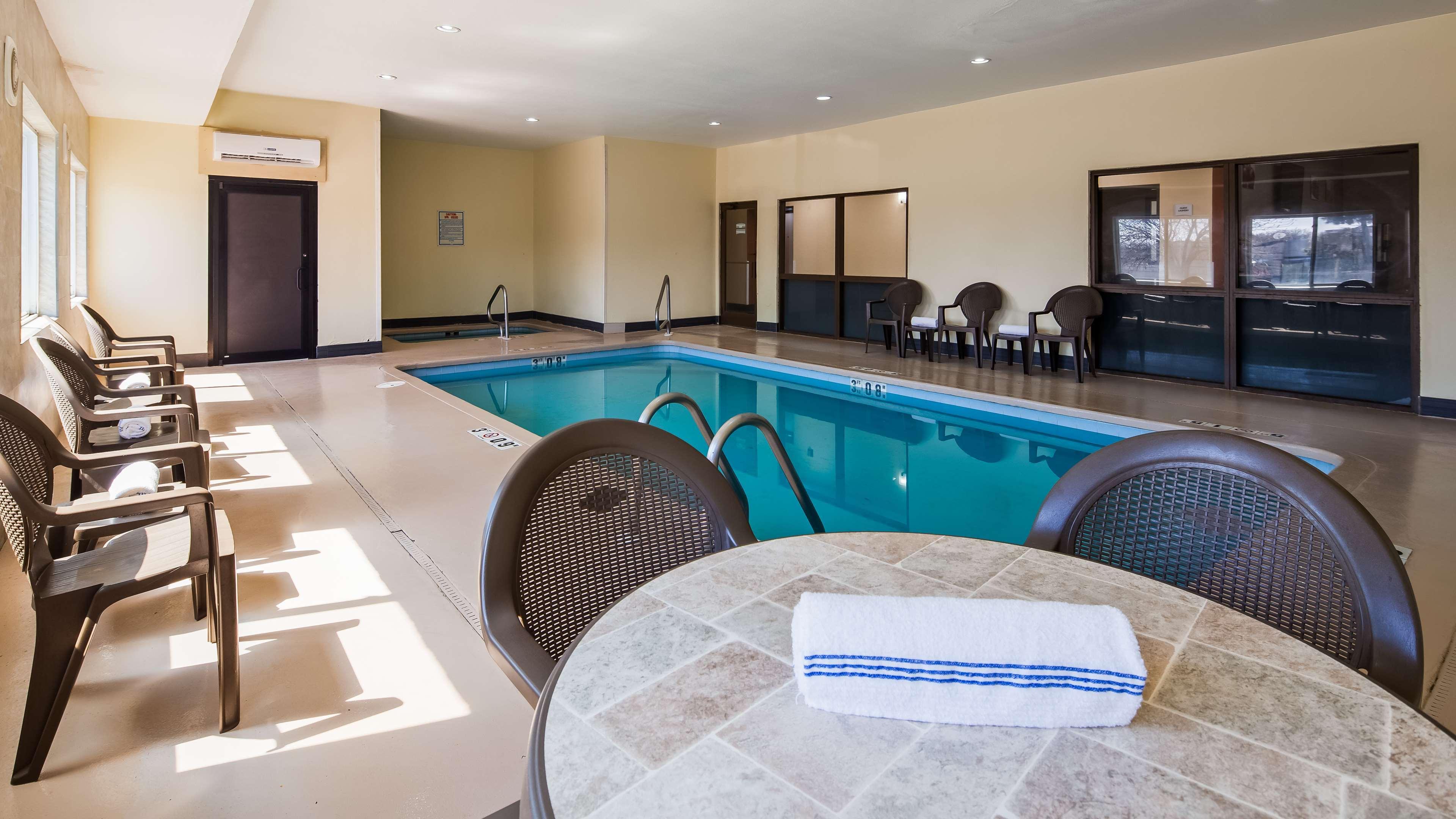 Surestay Plus Hotel By Best Western Blue Springs Zewnętrze zdjęcie